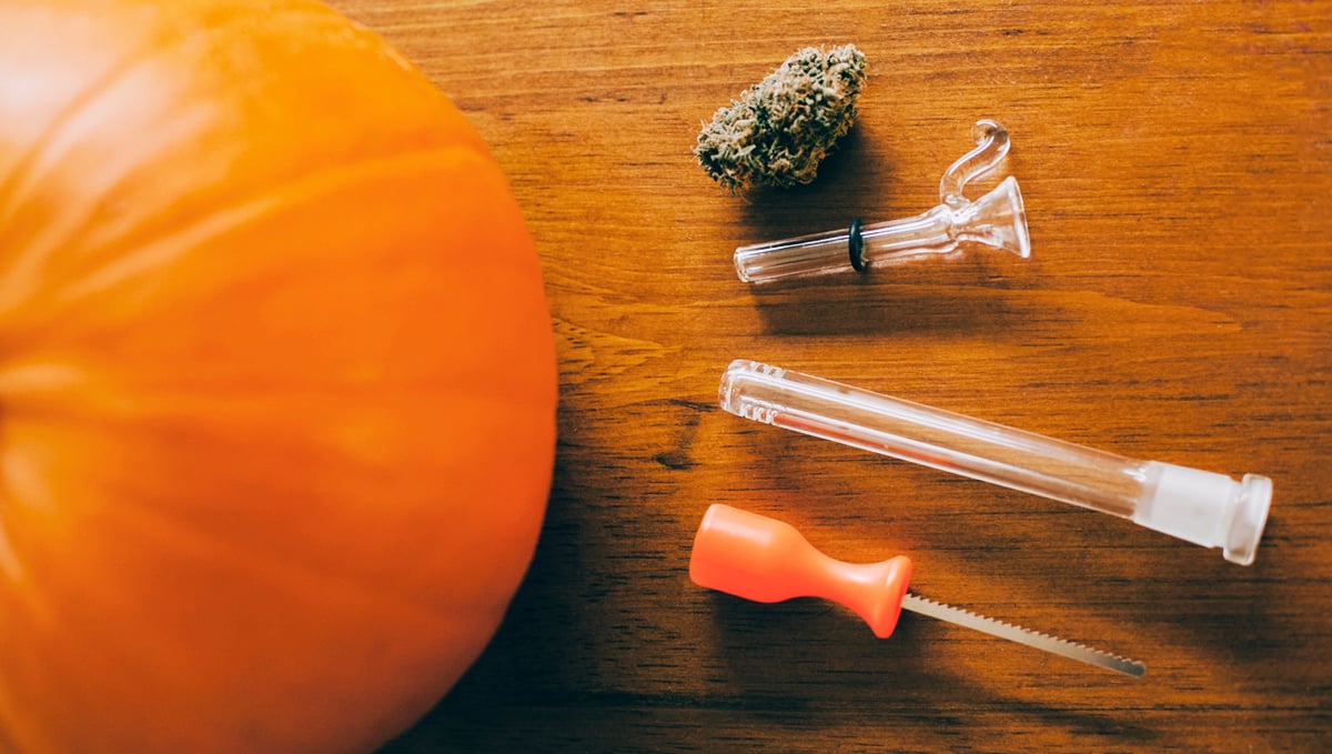 The necessary tools for making a pumpkin bong.