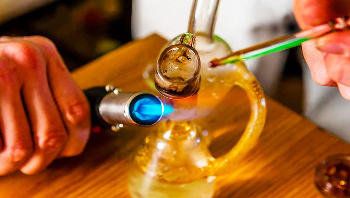 How To Consume Extracts: Dabbing