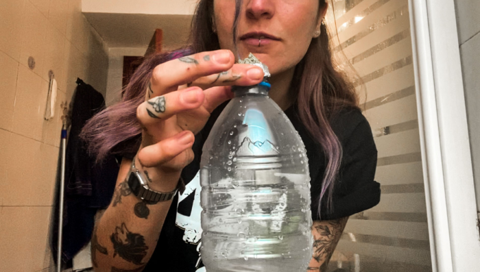 How to Use a Water Bong (with Pictures) - wikiHow